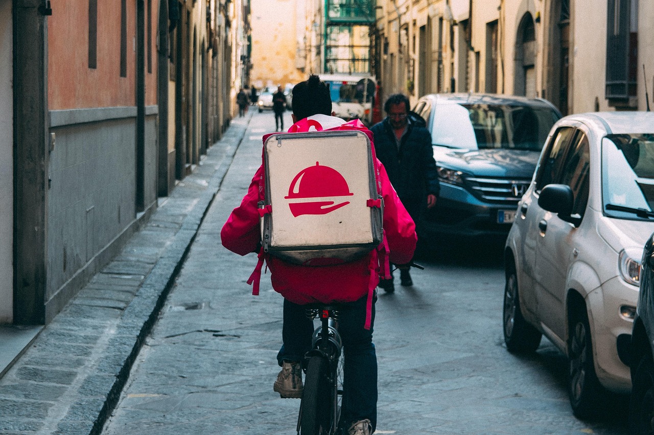 delivery van healthcare city